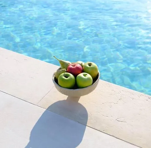 Myconian Mythodea Luxury * アノ・メラ